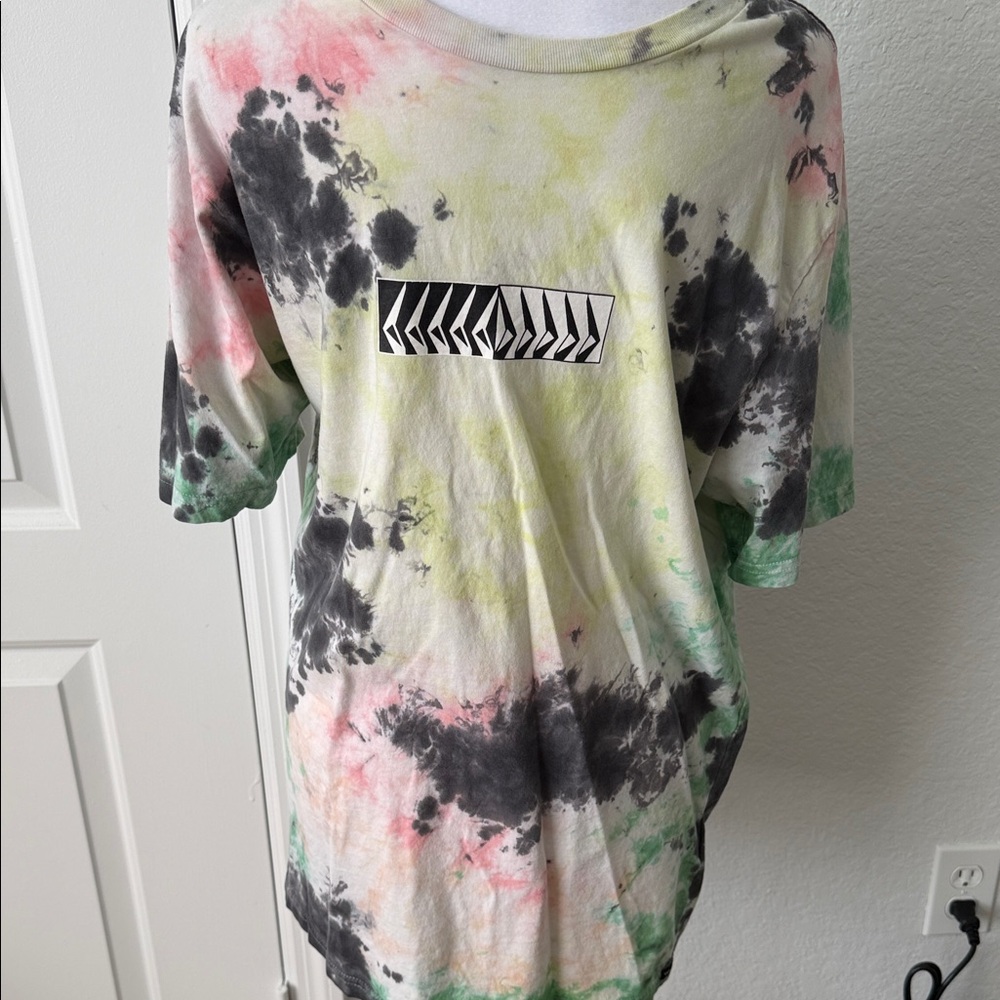 Volcom Men Black and Green Tie-Dye Tee Used size Medium
